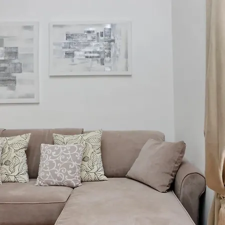 Cozy Domus - *
